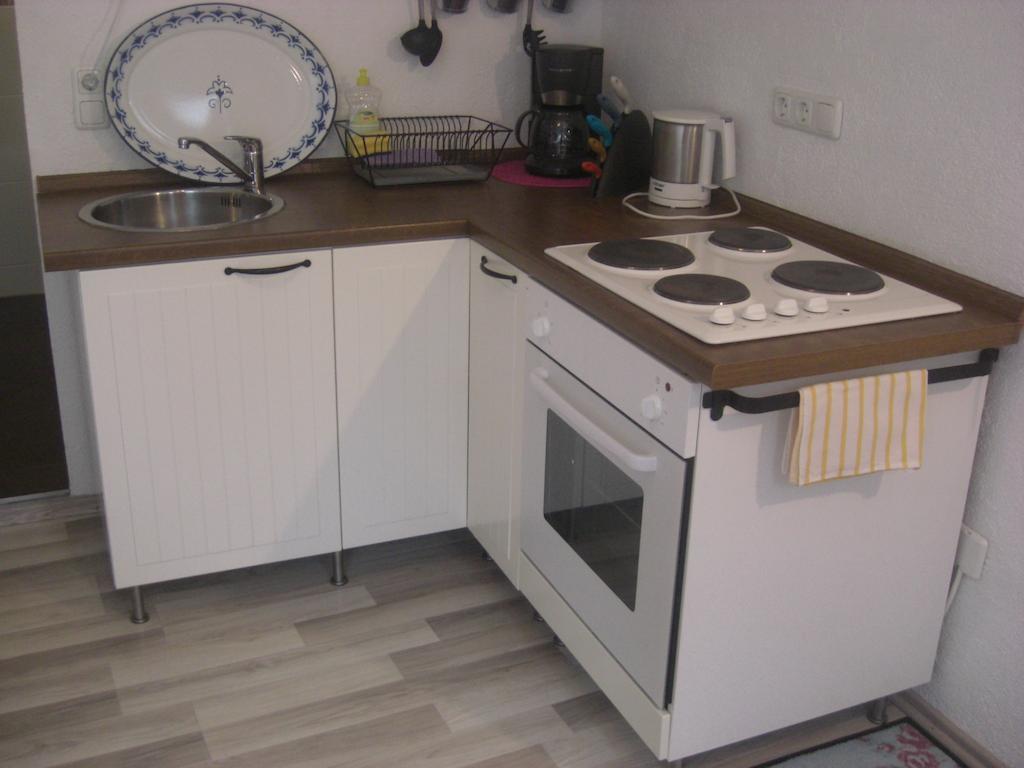 Unterkunft Fuer Arbeiter Und Monteure Gräfrath Стая снимка